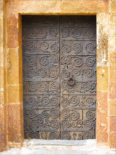Door, Castelnou
