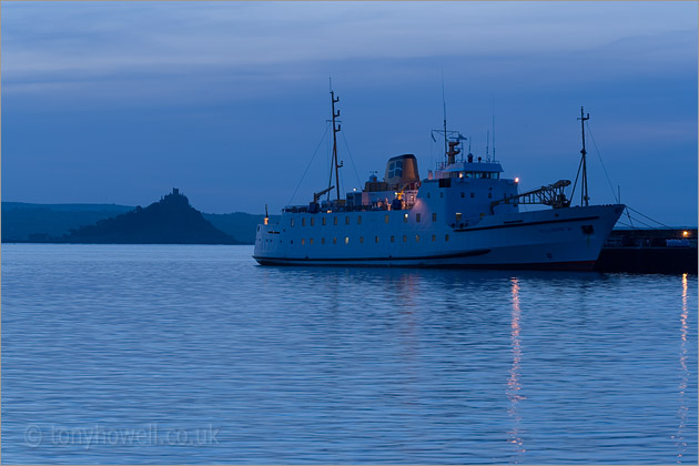 Scillonian Ferry and St. Michaels Mount, Dawn