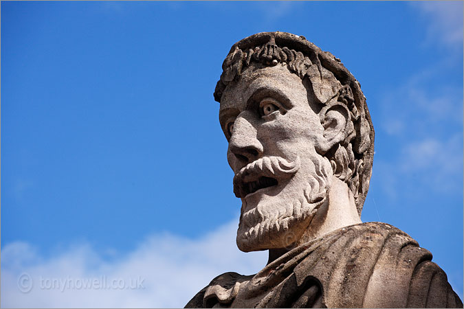 Statue, Bodleian Library, Oxford 