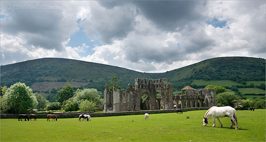 Llanthony Priory
