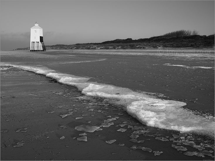 Burnham Lighthouse, Frozen Sea
