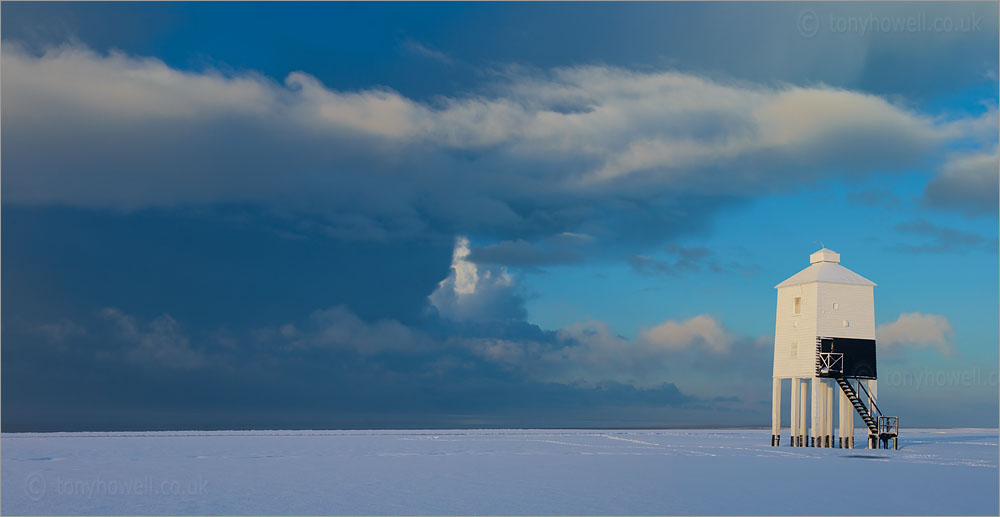 Burnham Lighthouse, Snow, Dawn