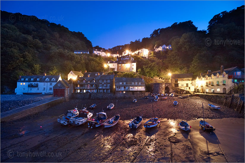 Clovelly, Night