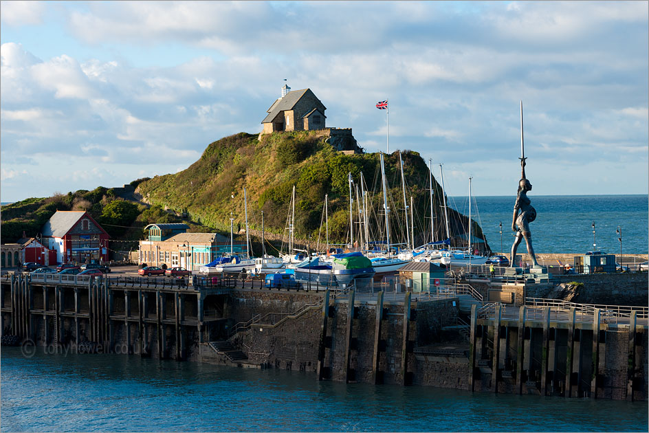 Ilfracombe, Verity Statue by Damien Hirst