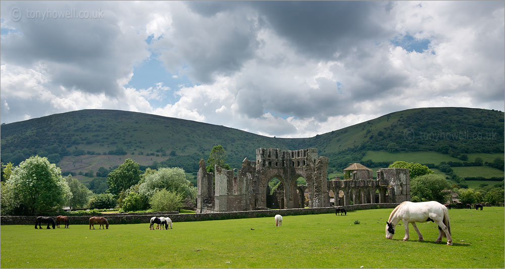 Llanthony Priory
