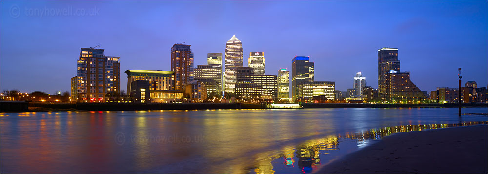 Canary Wharf, River Thames, Dusk