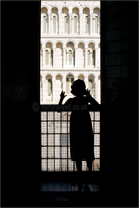 Girl Silhouette, Pisa
