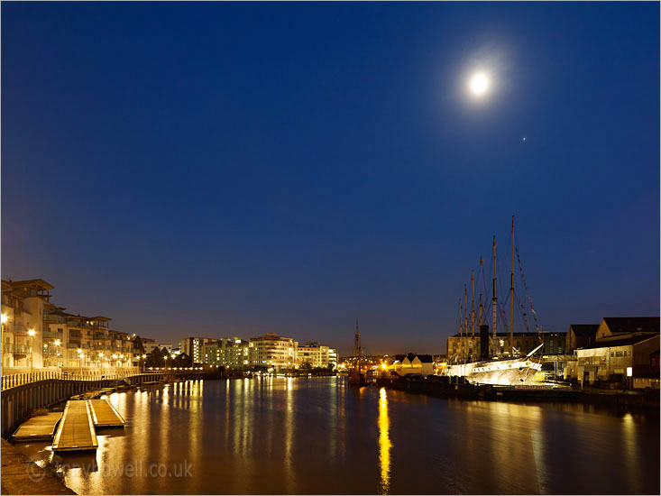 SS Great Britain, Night