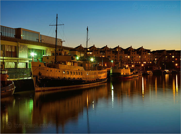 The Balmoral, Harbour, Bristol, Night