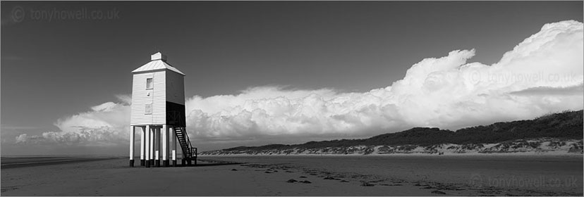 Lighthouse, Black and White