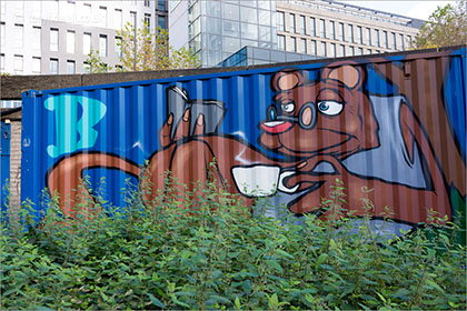 Graffiti, reading book