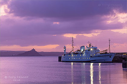 Scillonian-Ferry-St-Michaels-Mount-Dawn-Cornwall