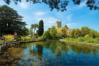 Wells-Cathedral-Bishops-Palace-AR510