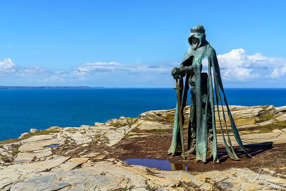 Gallos Sculpture Tintagel Castle Cornwall AR2555