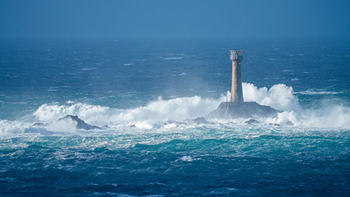 Longships-Lighthouse-Wave-crash-Lands-End-Cornwall-AR3082