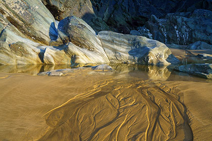 Lusty-Glaze-Beach-Rocks-Newquay-Cornwall