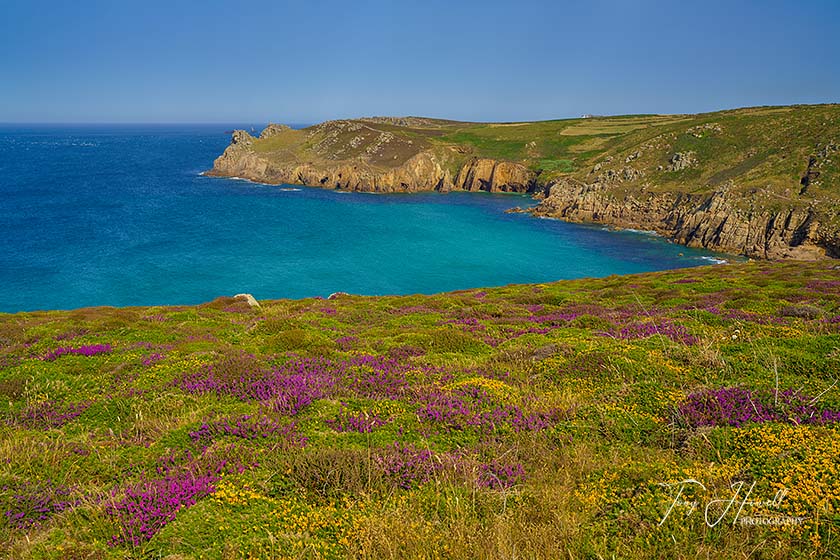 Nanjizal, Mill Bay