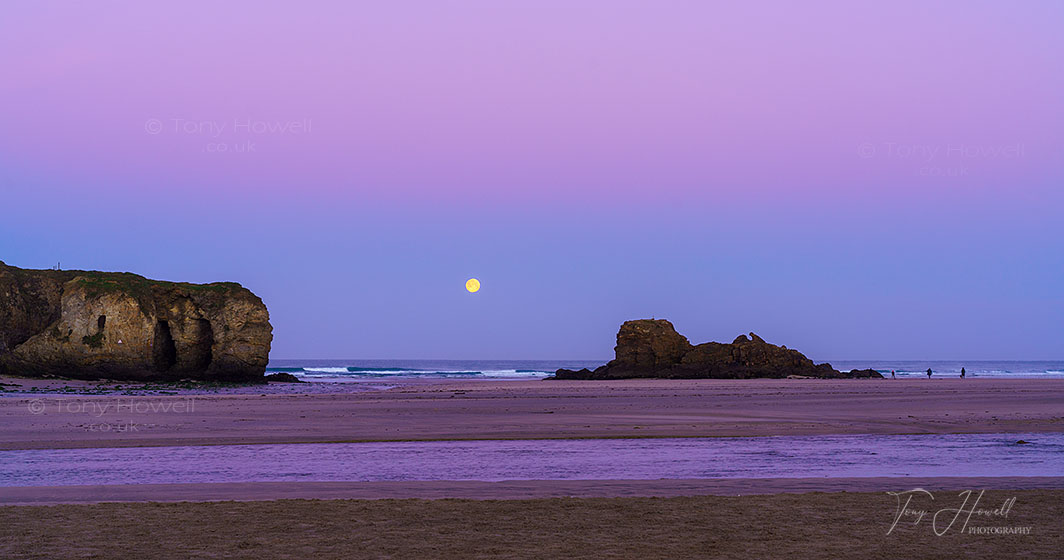 Perranporth, Full Moon at Dawn