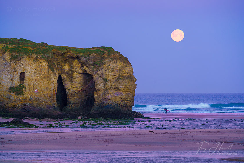 Perranporth, Full Moon at Dawn