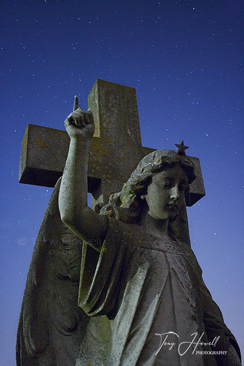 Angel Headstone, Stars 