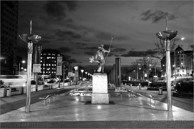 Neptune Statue, Dusk 