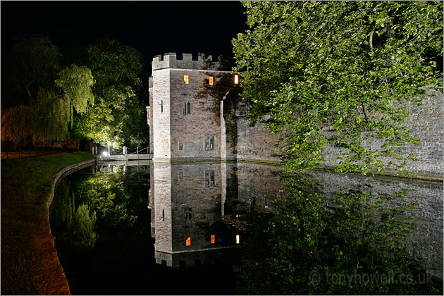 Bishops Palace, Night