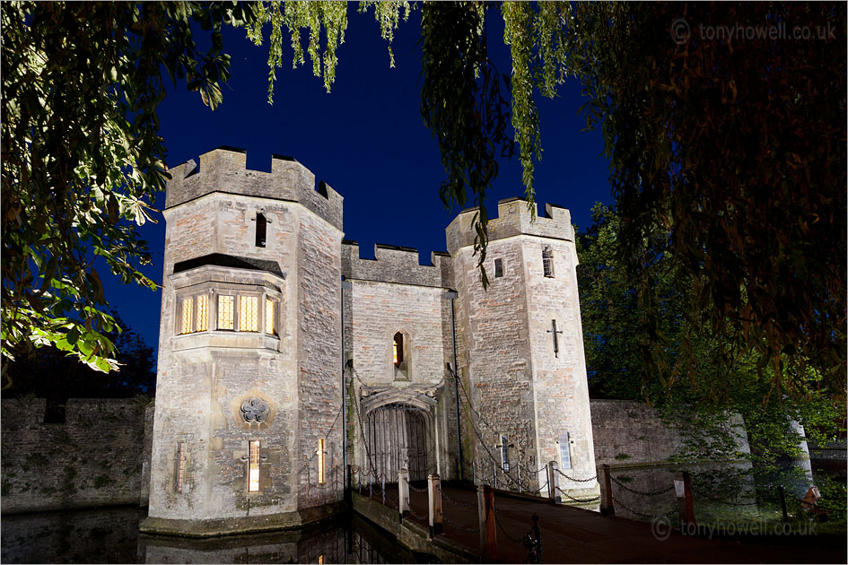 Bishops Palace, Night