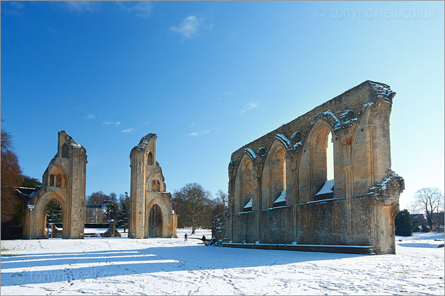 Glastonbury Abbey, Snow