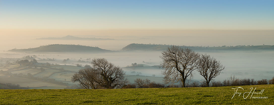 Glastonbury Tor, Mist