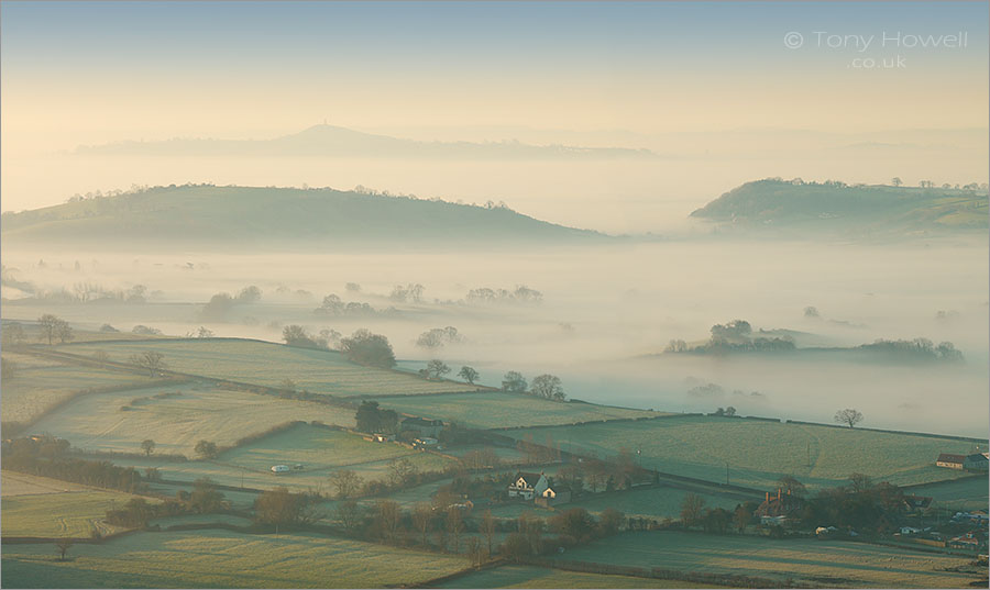 Glastonbury Tor, Mist