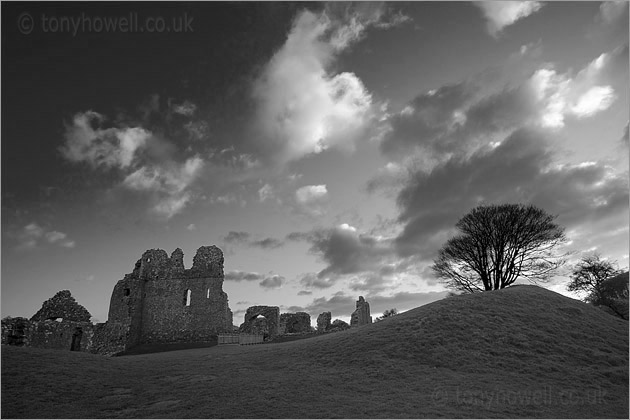 Ogmore Castle, Dawn 