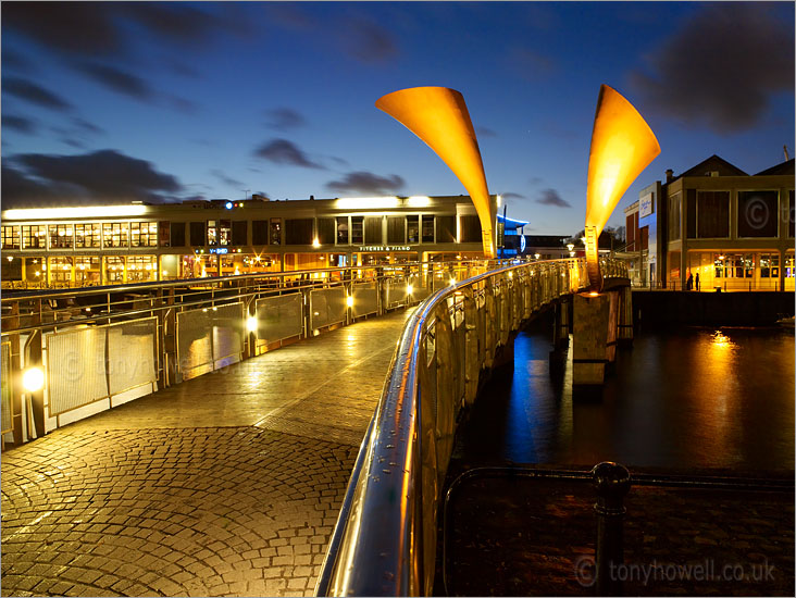 Peros Bridge, Harbour