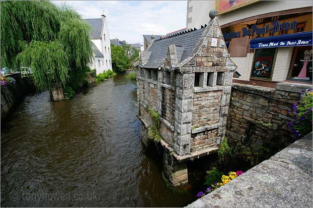 Public Toilets, Pont-Aven