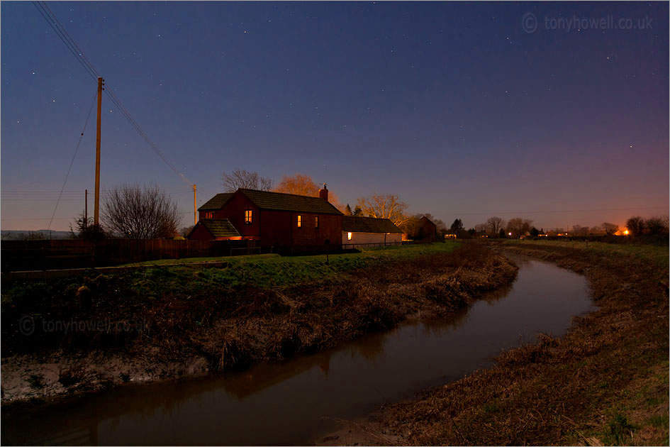 River Tone, Houses, Night