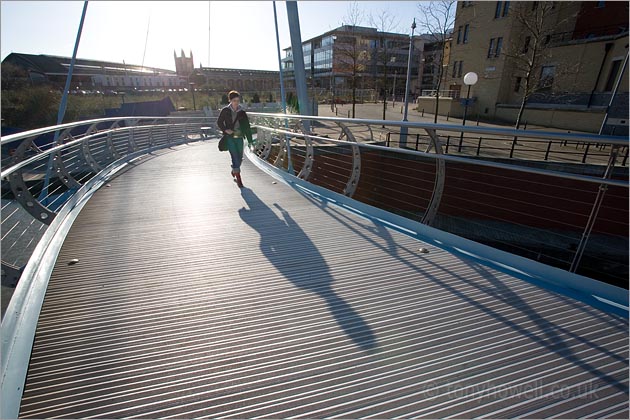 Runner, Valentines Bridge