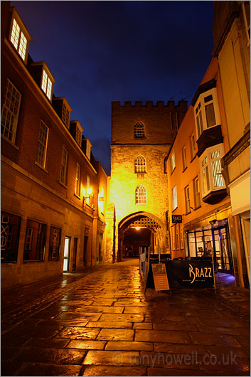 Castle Bow, Night