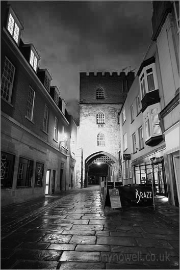 Castle Bow, Night
