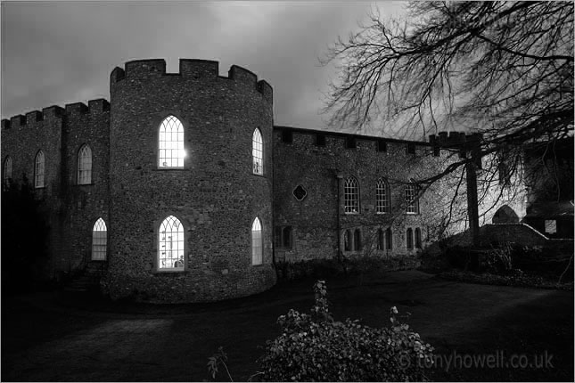 Taunton Castle, Night