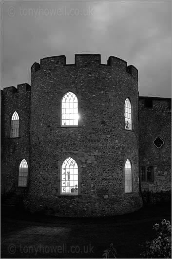 Taunton Castle, Night