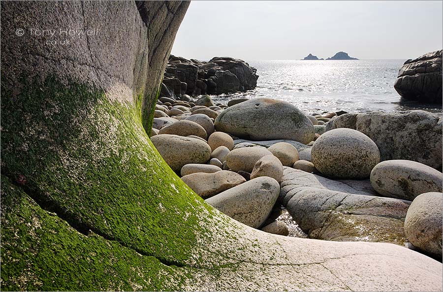 The Brisons, Curved Granite, Porth Nanven