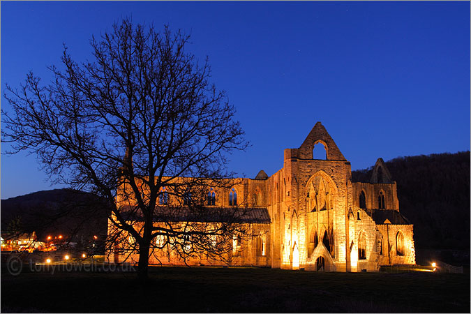 Tintern Abbey, Night