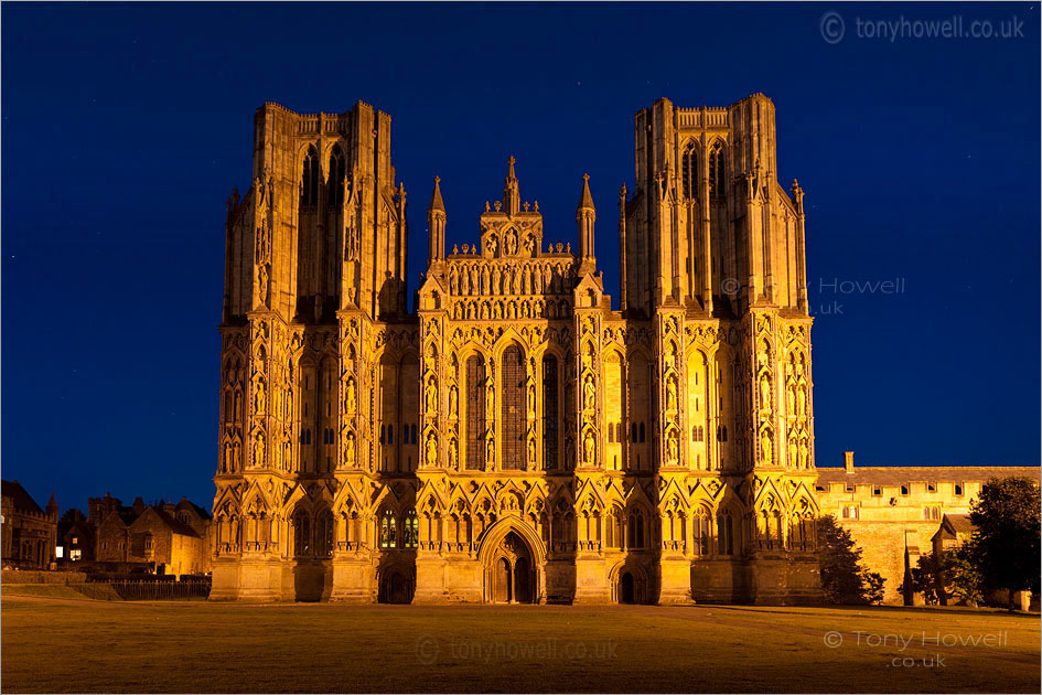 Wells Cathedral, Night