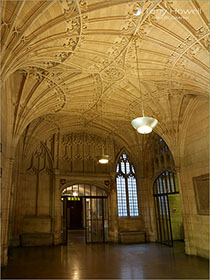 Upstairs Hall, Wills Memorial Building